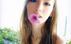 冲田杏梨和两个巨睾男